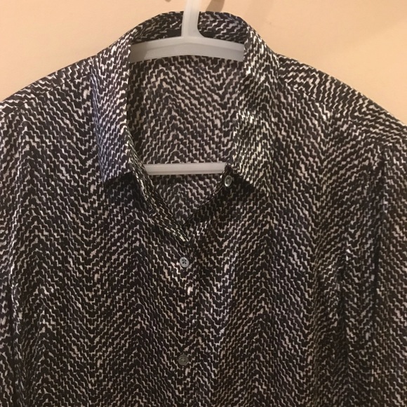 ☑️ANN TAYLOR Silk Blouse - Picture 4 of 8
